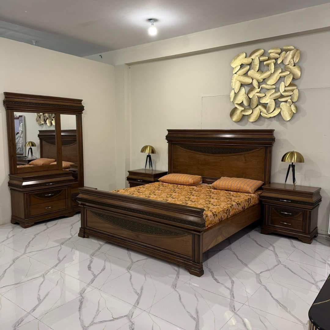 Classic Luxury Wooden Bedroom Set