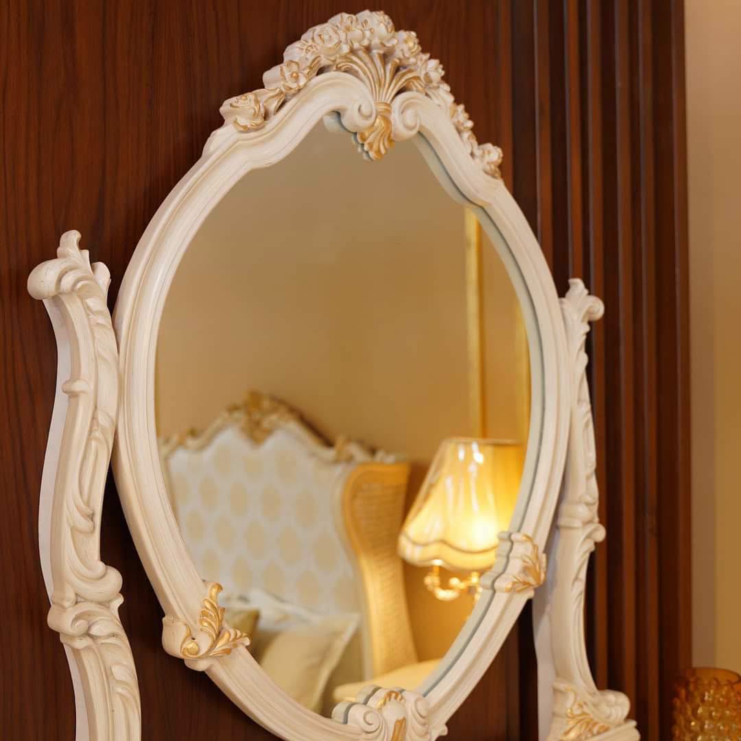 Luxury Royal Classic Bedroom Set — image 4
